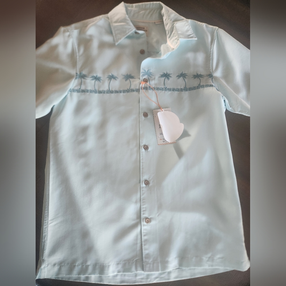 NWT‎ Quiksilver Sky Blue Palm Tree Button Shirt Small